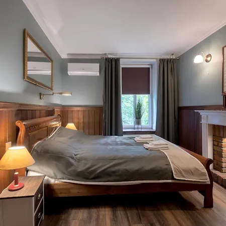 Old House Apartman *