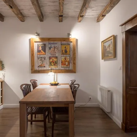 아파트 Old House *