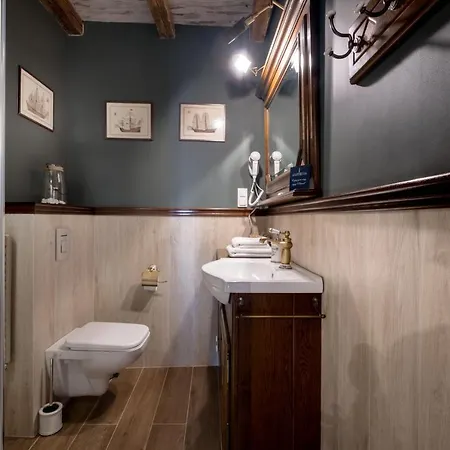 아파트 Old House *