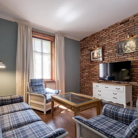 Apartament Old House *